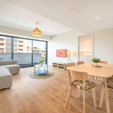 아파트 Guestready - Modern Retreat With Balcony Views 리스본
