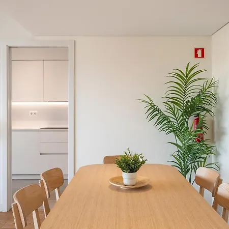 Guestready - Modern Retreat With Balcony Views