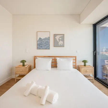 아파트 Guestready - Modern Retreat With Balcony Views 리스본