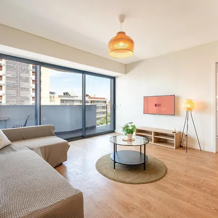 Guestready - Modern Retreat With Balcony Views 리스본
